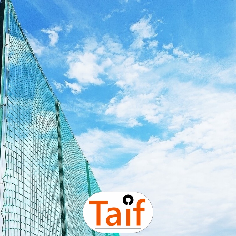 Piłkochwyt 4m wysokości   Siatka oczko 8x8cm   Grubość siatki 6mm