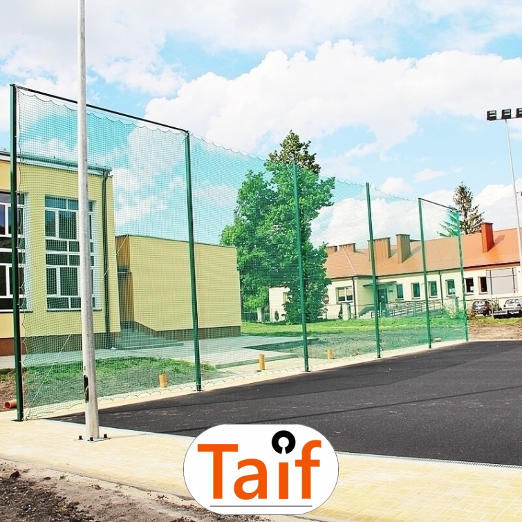 Piłkochwyt 5m wysokości   Siatka oczko 4,5x4,5cm   Grubość siatki 4mm