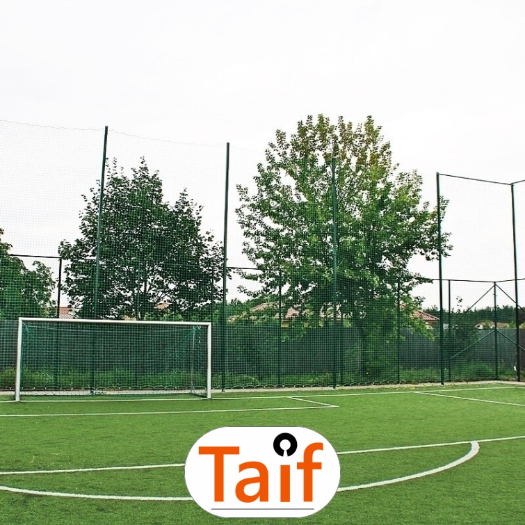 Piłkochwyt 5m wysokości   Siatka oczko 10x10cm   Grubość siatki 6mm