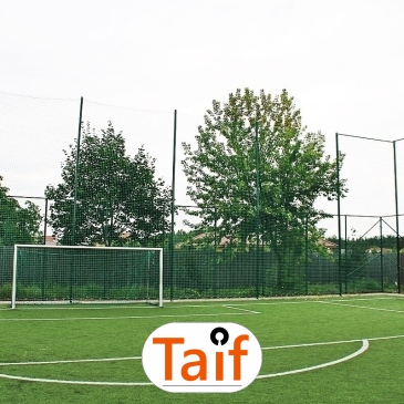 Piłkochwyt 5m wysokości   Siatka oczko 10x10cm   Grubość siatki 6mm