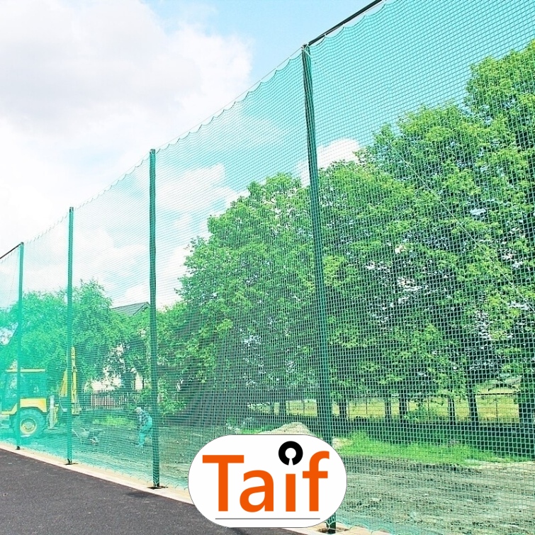 Piłkochwyt 5m wysokości   Siatka oczko 10x10cm   Grubość siatki 4mm