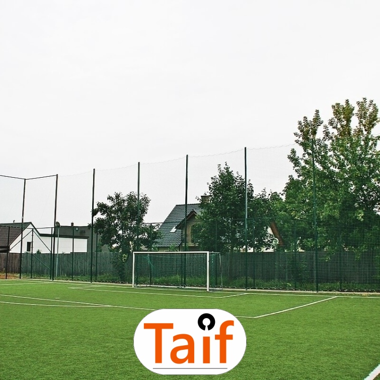 Piłkochwyt 4m wysokości   Siatka oczko 10x10cm   Grubość siatki 4mm