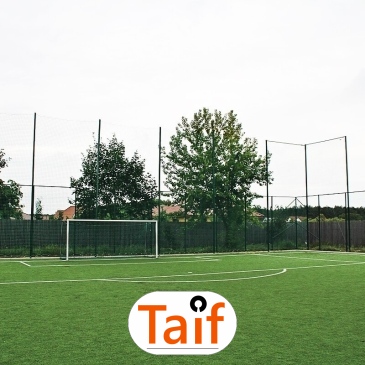 Piłkochwyt 4m wysokości   Siatka oczko 10x10cm   Grubość siatki 6mm