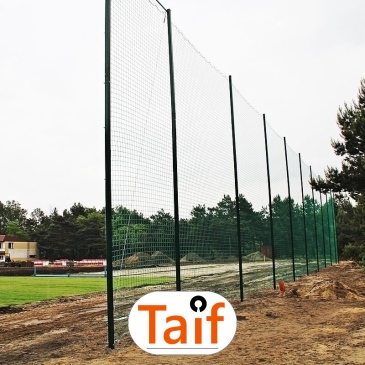 Piłkochwyt 4m wysokości   Siatka oczko 10x10cm   Grubość siatki 6mm