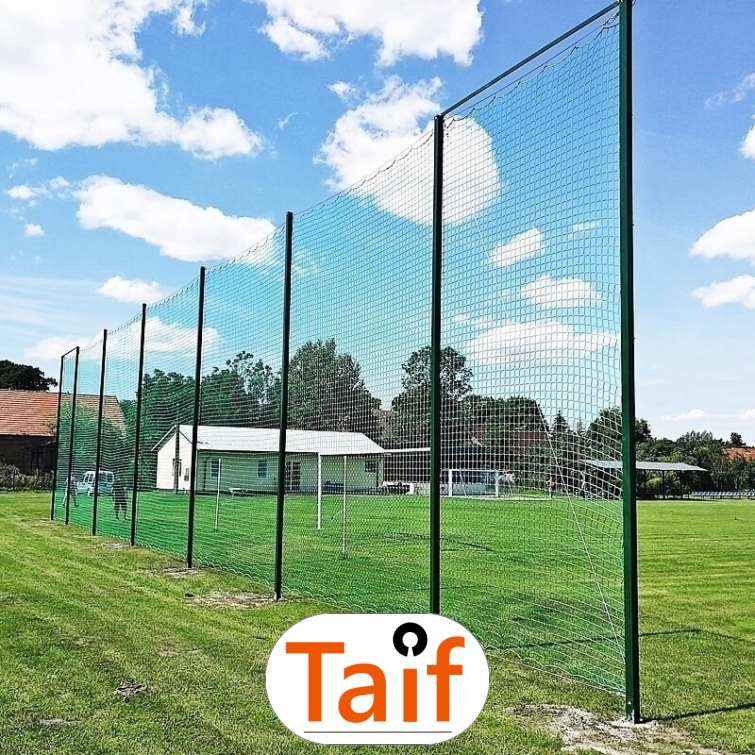 Piłkochwyt 5m wysokości   Siatka oczko 10x10cm   Grubość siatki 4mm