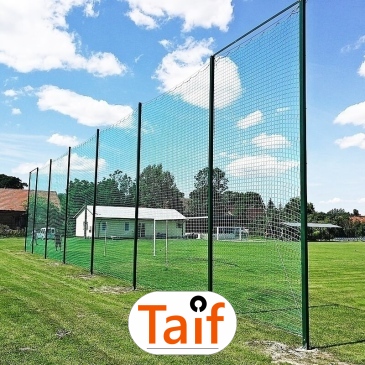 Piłkochwyt 5m wysokości   Siatka oczko 10x10cm   Grubość siatki 4mm